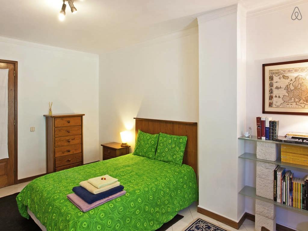 Apartment With Private Garden Porto Exteriér fotografie
