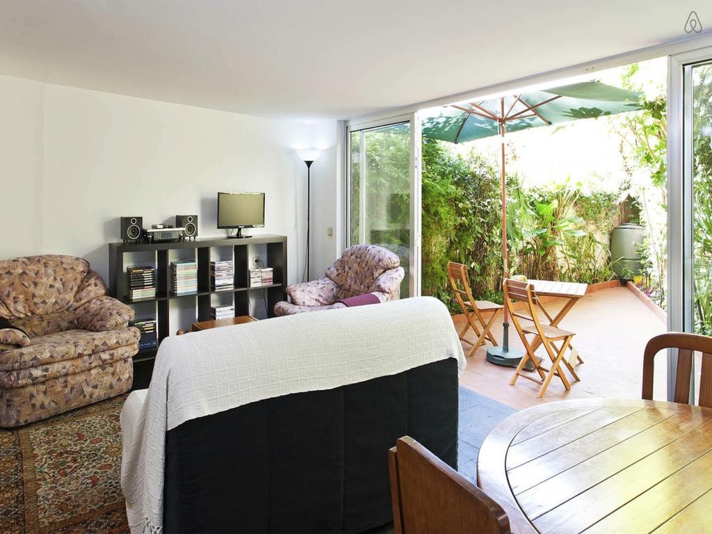 Apartment With Private Garden Porto Exteriér fotografie